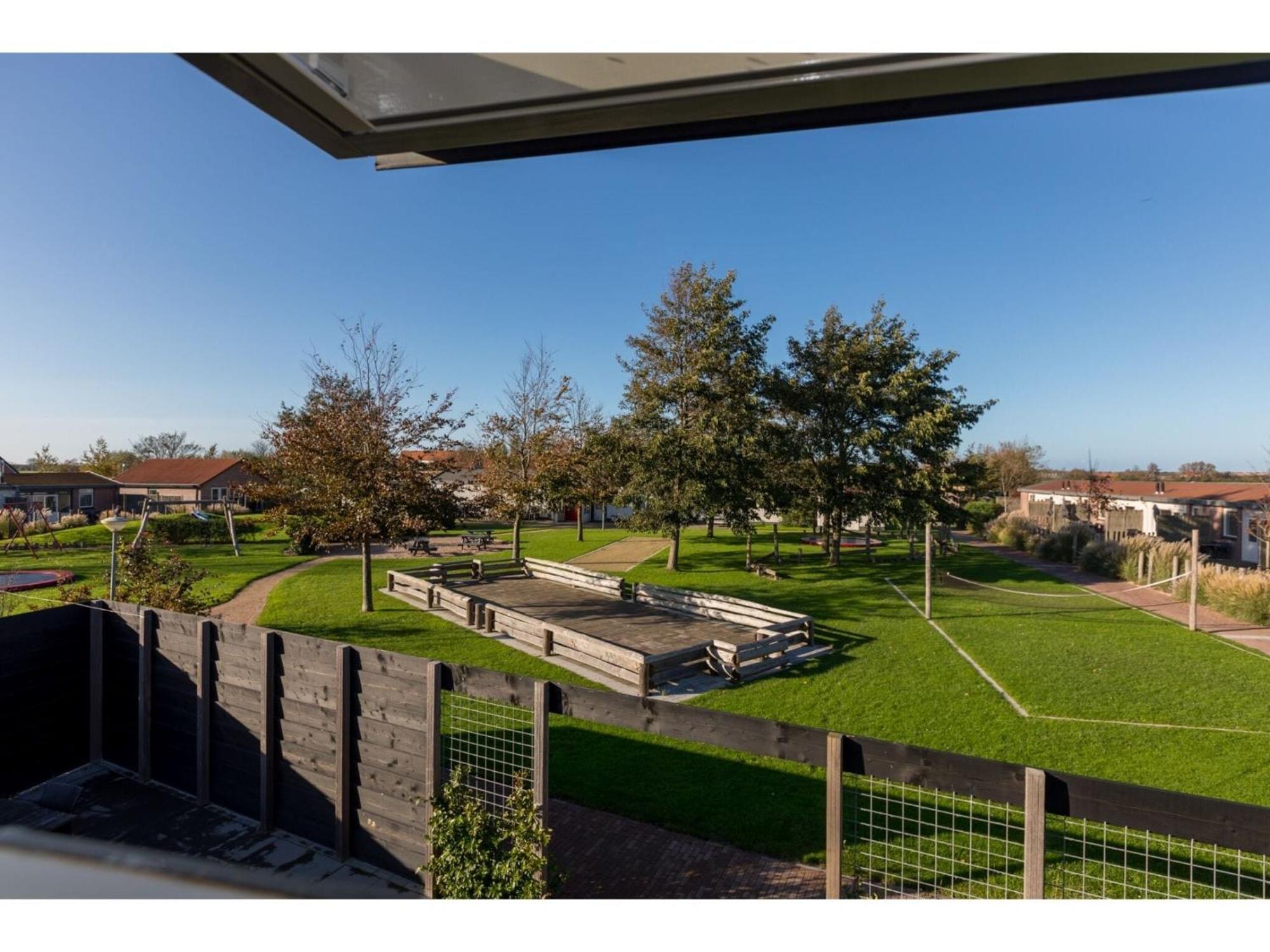 Family House On A Small Park With A Large Playing Field ซีรอสแกร์เกอ ภายนอก รูปภาพ