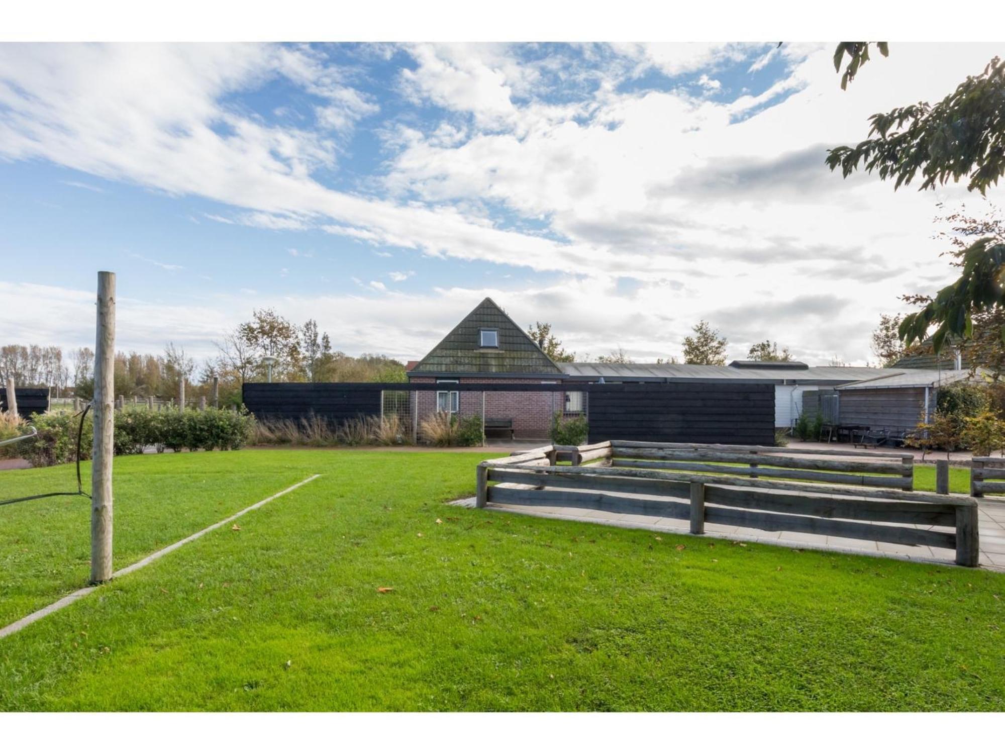 Family House On A Small Park With A Large Playing Field ซีรอสแกร์เกอ ภายนอก รูปภาพ