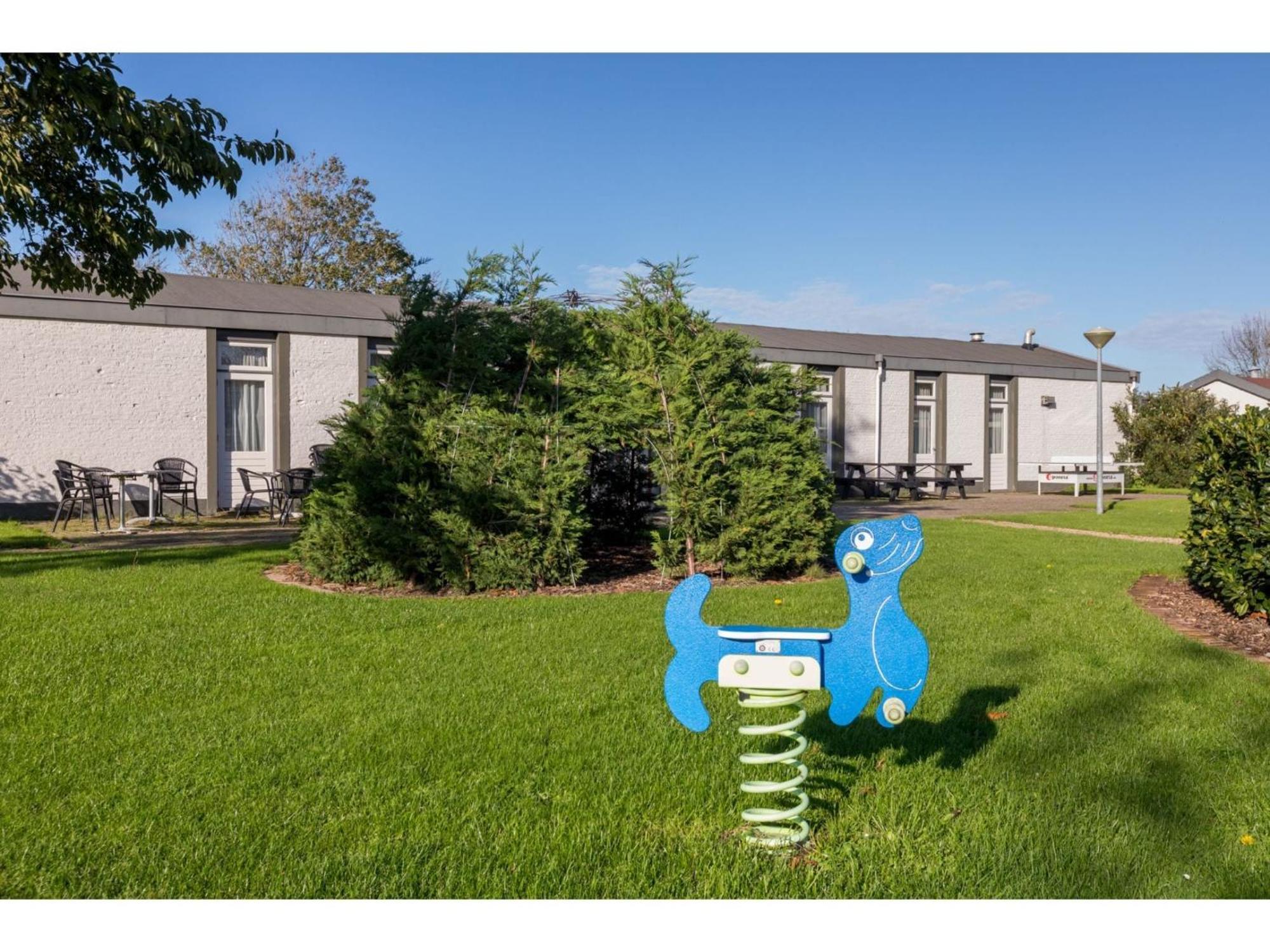 Family House On A Small Park With A Large Playing Field ซีรอสแกร์เกอ ภายนอก รูปภาพ