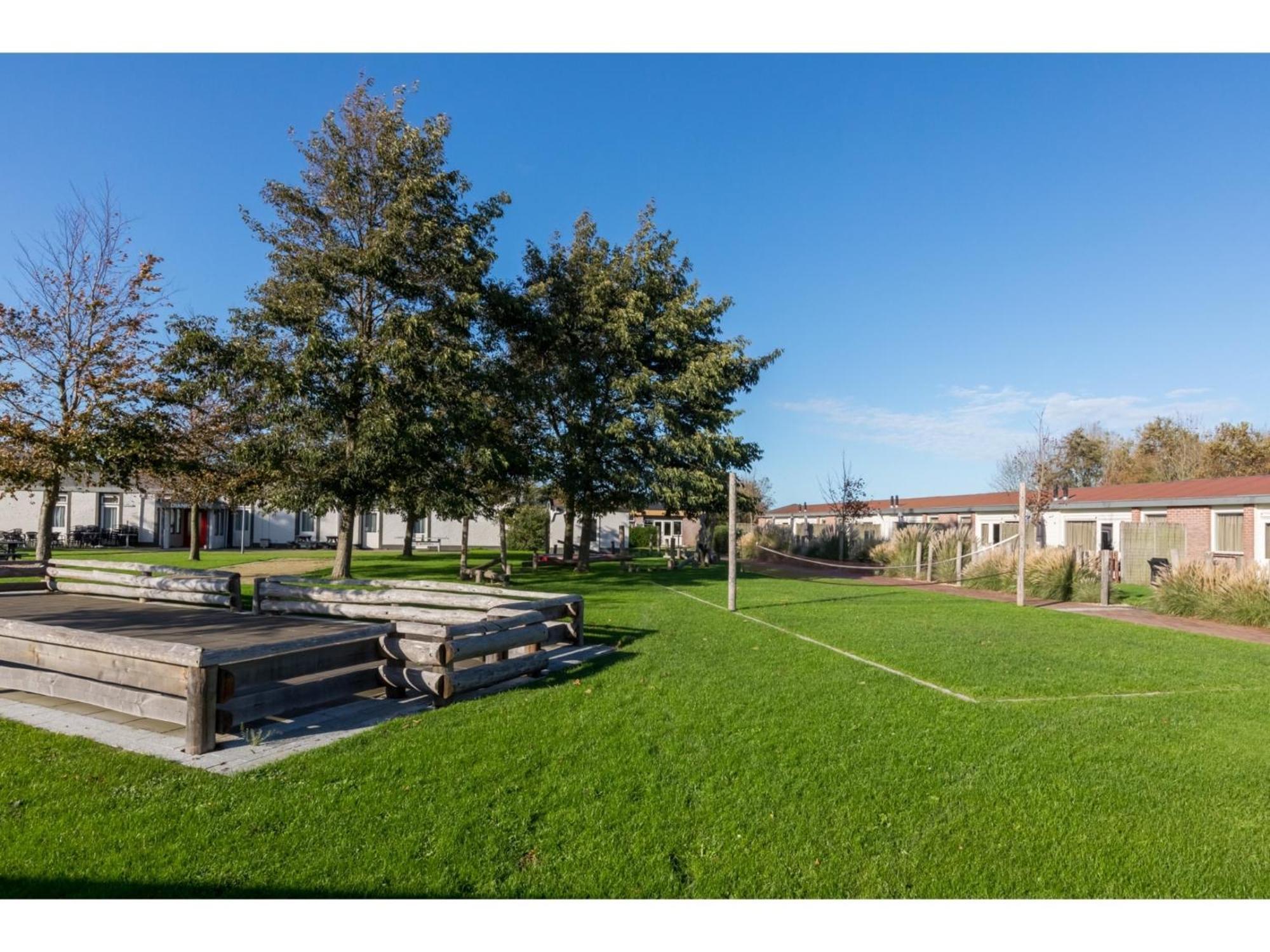 Family House On A Small Park With A Large Playing Field ซีรอสแกร์เกอ ภายนอก รูปภาพ