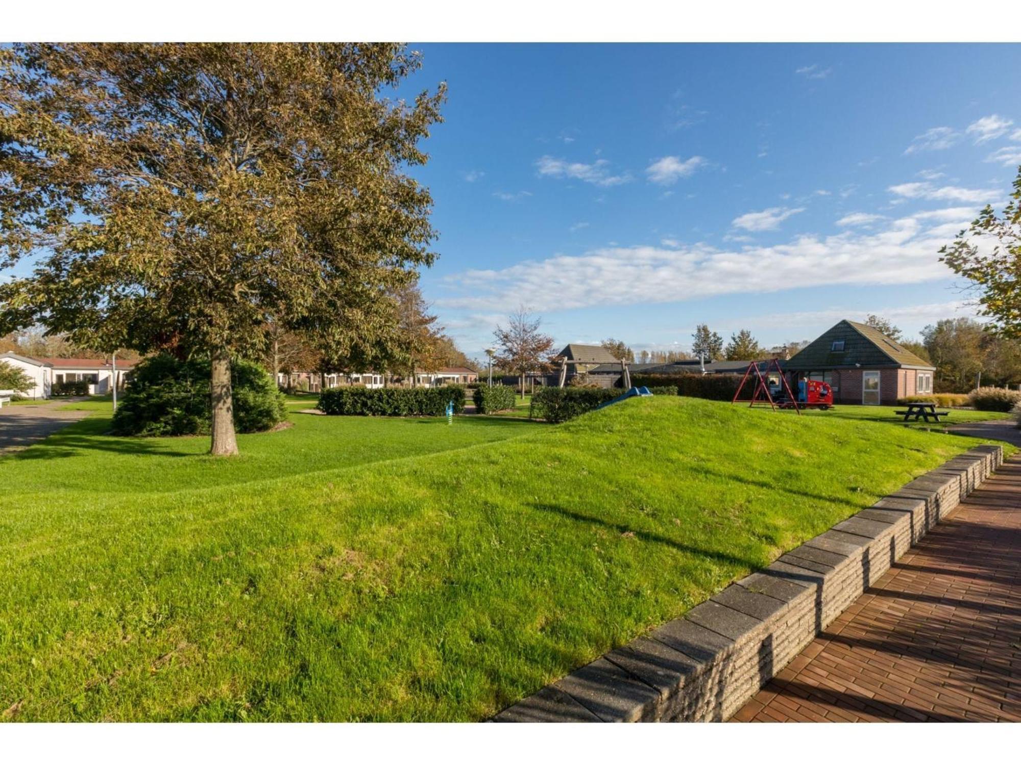 Family House On A Small Park With A Large Playing Field ซีรอสแกร์เกอ ภายนอก รูปภาพ